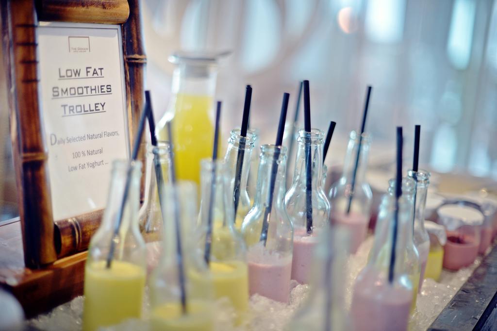 The Domain Bahrain Hotel And Spa - Adults Friendly 16 Years Plus マナーマ エクステリア 写真 Smoothies at a buffet