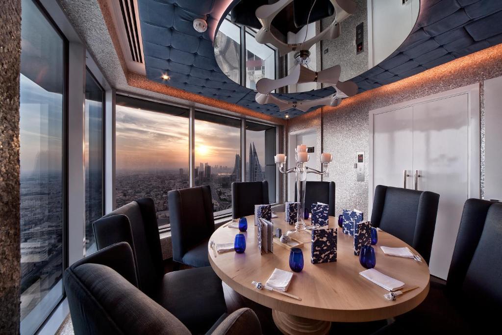 The Domain Bahrain Hotel And Spa - Adults Friendly 16 Years Plus マナーマ エクステリア 写真 The boardroom at the top of the Shard